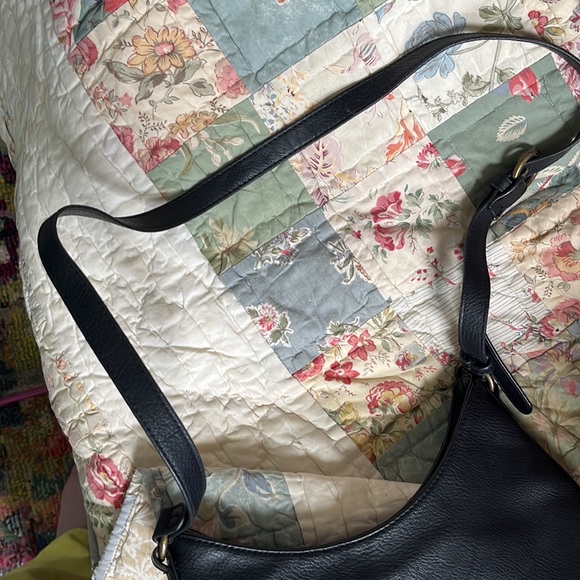 Universal thread     Black Crossbody Bag Adjustable strap   13”w x 13”h  EUC - Picture 6 of 14